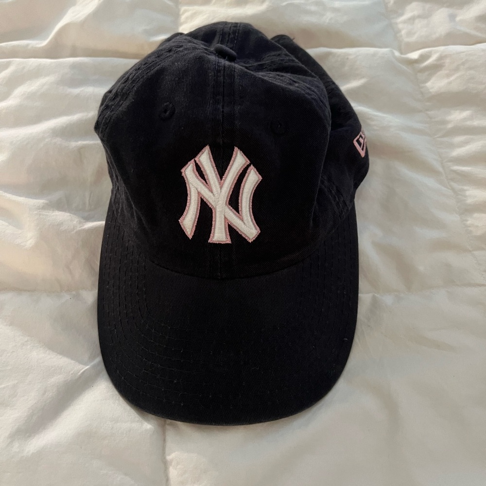 New Era Woman’s NY Yankee baseball hat